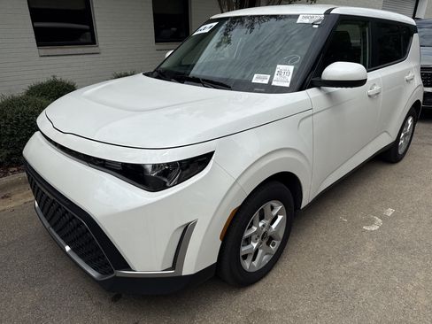 Used 2025 Kia Soul LX w/ LX Technology Package FWD image 5