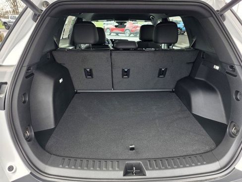 Used 2025 Chevrolet Equinox LT w/ Convenience Package II image 11