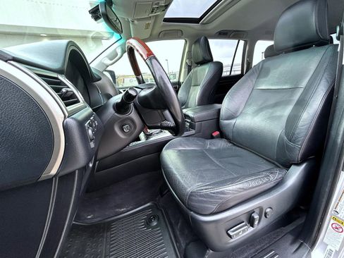 Used 2016 Lexus GX 460 image 10