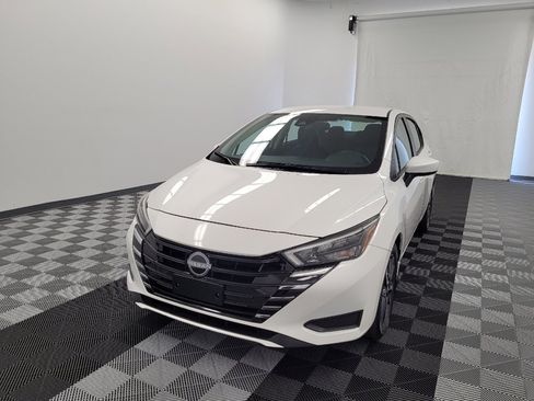 Used 2025 Nissan Versa SV w/ Trunk Package FWD image 15