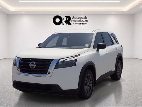 Used 2025 Nissan Pathfinder S AWD/4WD image 2