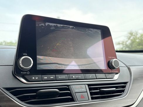 Used 2023 Nissan Altima 2.5 SV FWD image 14
