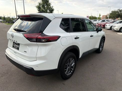 Used 2024 Nissan Rogue S AWD/4WD image 8