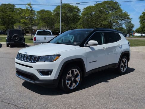 Used 2019 Jeep Compass Limited AWD/4WD image 4