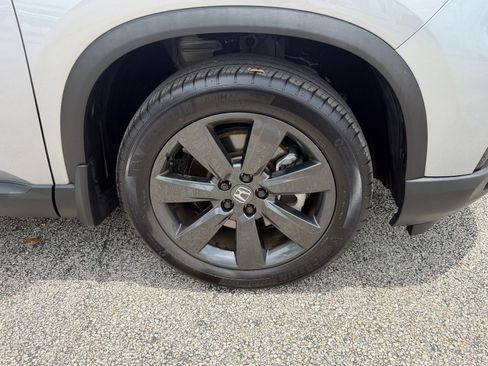 Used 2025 Honda Pilot Sport image 20