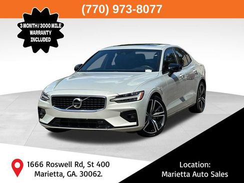Used 2020 Volvo S60 T5 R-Design image 1