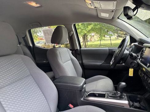 Used 2022 Toyota Tacoma SR5 image 10