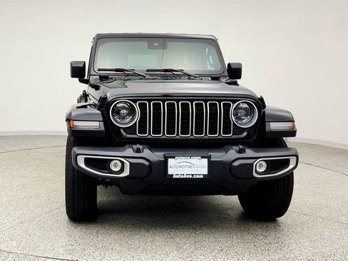 Used 2025 Jeep Wrangler Sahara image 2