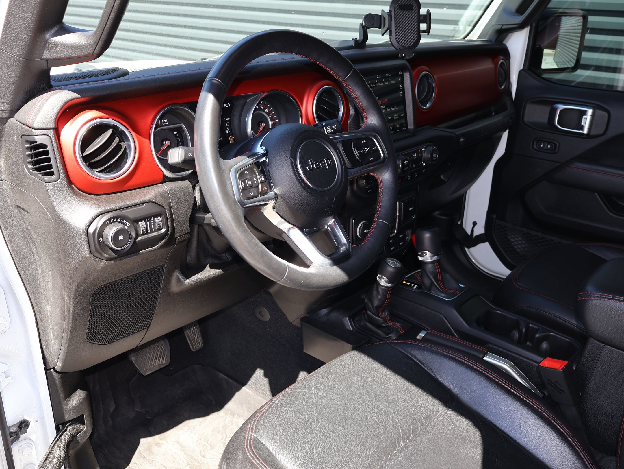 Used 2018 Jeep Wrangler Unlimited Rubicon AWD/4WD image 4