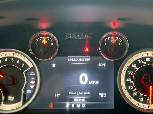 Used 2015 RAM 1500 Laramie w/ Convenience Group image 15