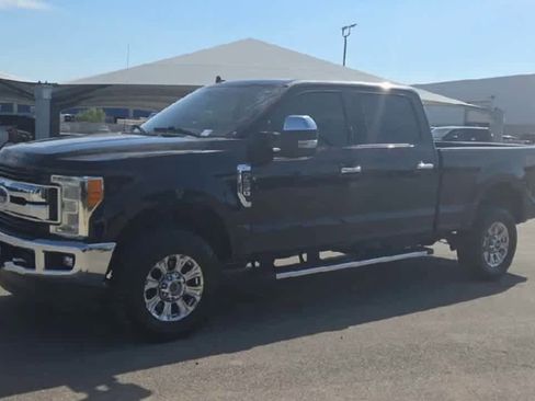 Used 2019 Ford F250 XLT w/ XLT Premium Package image 5