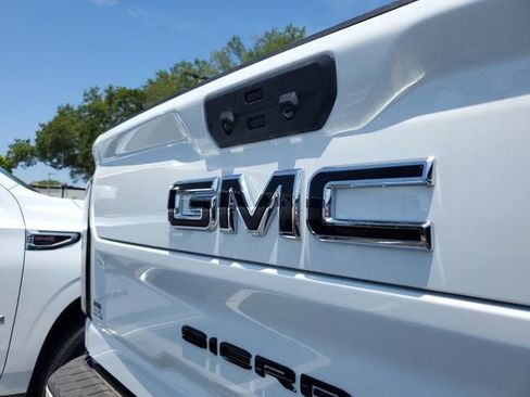 New 2026 GMC Sierra 2500 AT4 w/ AT4 Premium Plus Package AWD/4WD image 7
