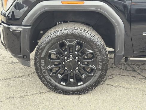 Used 2024 GMC Sierra 2500 Denali w/ Denali Reserve Package image 12