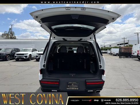 Used 2025 Hyundai Santa Fe SEL AWD/4WD image 17