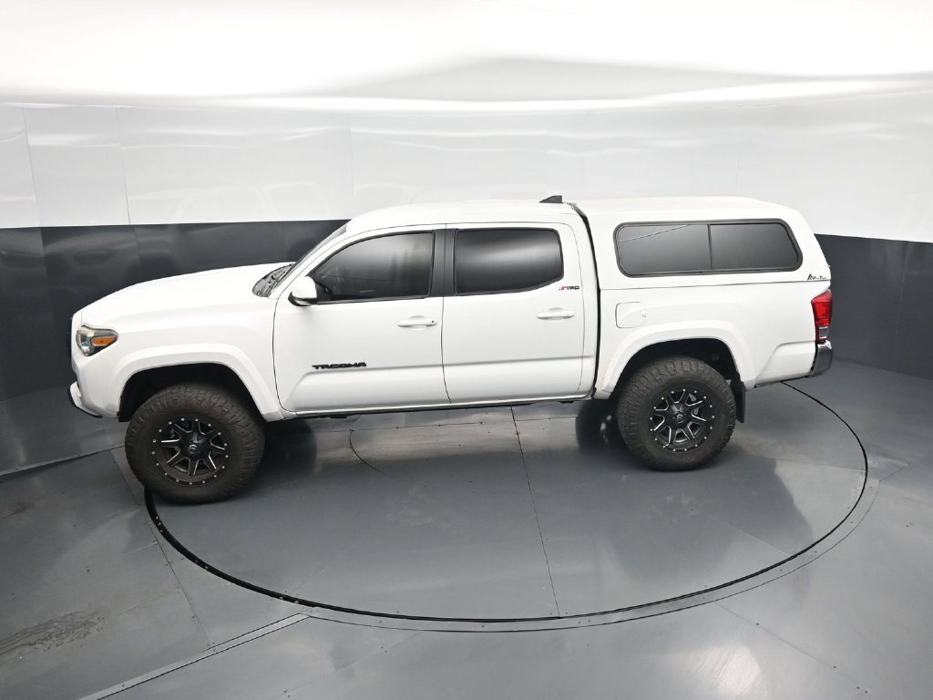 Used 2017 Toyota Tacoma SR5 w/ Tow Package AWD/4WD image 39