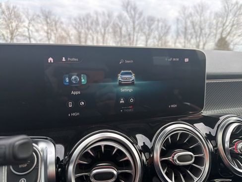 Used 2020 Mercedes-Benz GLB 250 4MATIC image 36