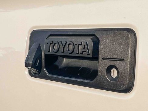 Used 2019 Toyota Tacoma SR5 image 9