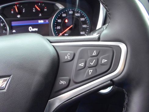 Used 2023 Chevrolet Equinox LT image 18