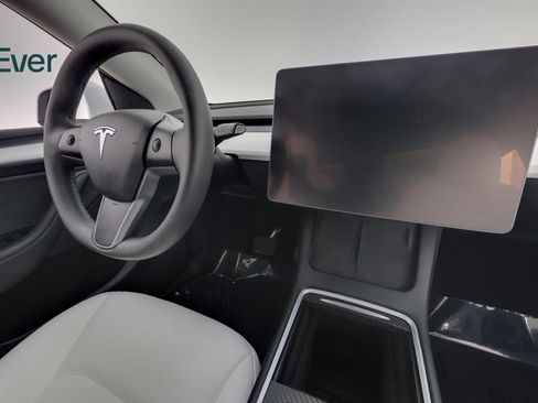 Used 2023 Tesla Model Y Long Range AWD/4WD image 25