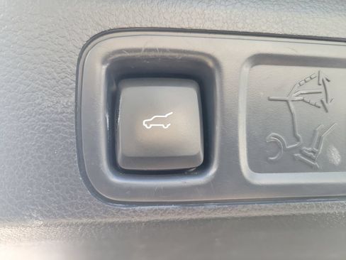 Used 2024 Ford Expedition XLT RWD image 11