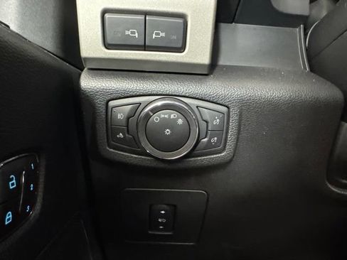 Used 2015 Ford F150 Lariat w/ Equipment Group 502A Luxury AWD/4WD image 19