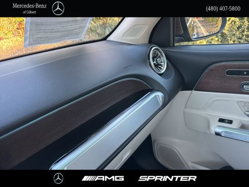 Used 2023 Mercedes-Benz GLB 250 image 23