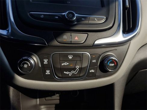 Used 2023 Chevrolet Equinox LT image 20