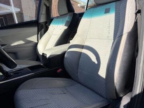 Used 2015 Toyota Camry SE image 13