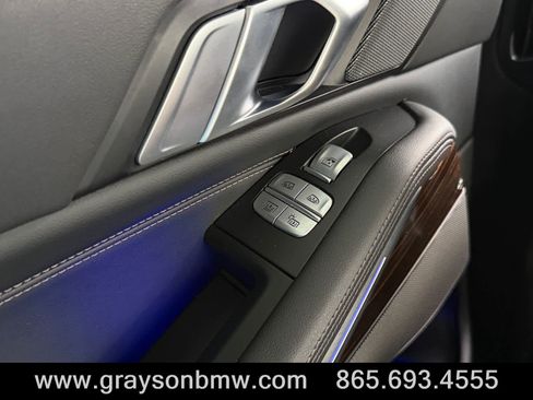 Used 2025 BMW X7 xDrive40i AWD/4WD image 27