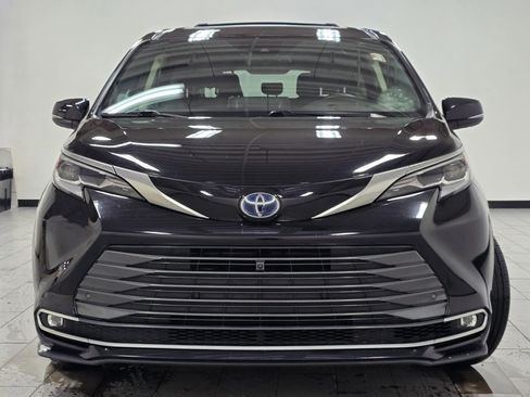 Used 2022 Toyota Sienna Platinum image 15