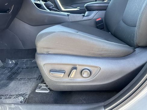 Used 2025 Toyota RAV4 XLE image 18