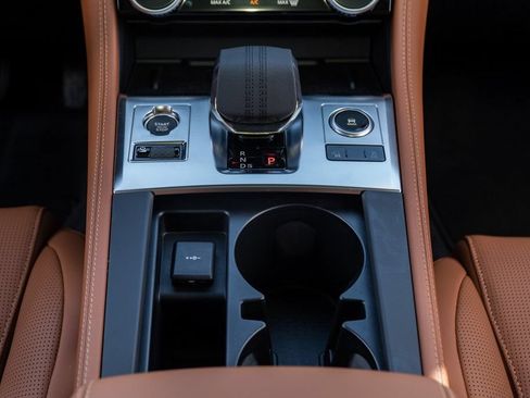 Used 2025 Jaguar F-PACE R-Dynamic S AWD/4WD image 17