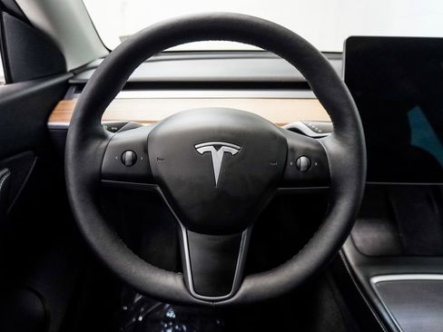 Used 2022 Tesla Model Y Long Range AWD/4WD image 13