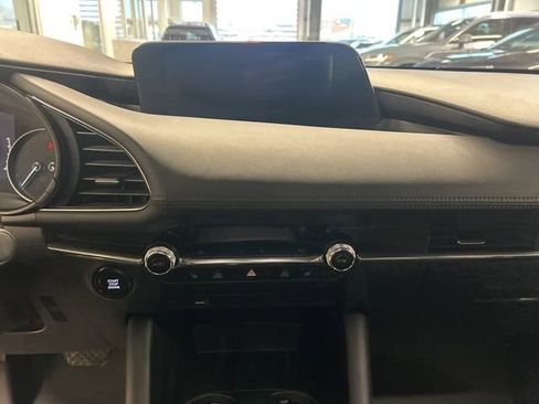 Used 2021 MAZDA MAZDA3 s image 17