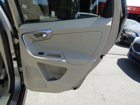 Used 2016 Volvo XC60 T5 Premier image 24