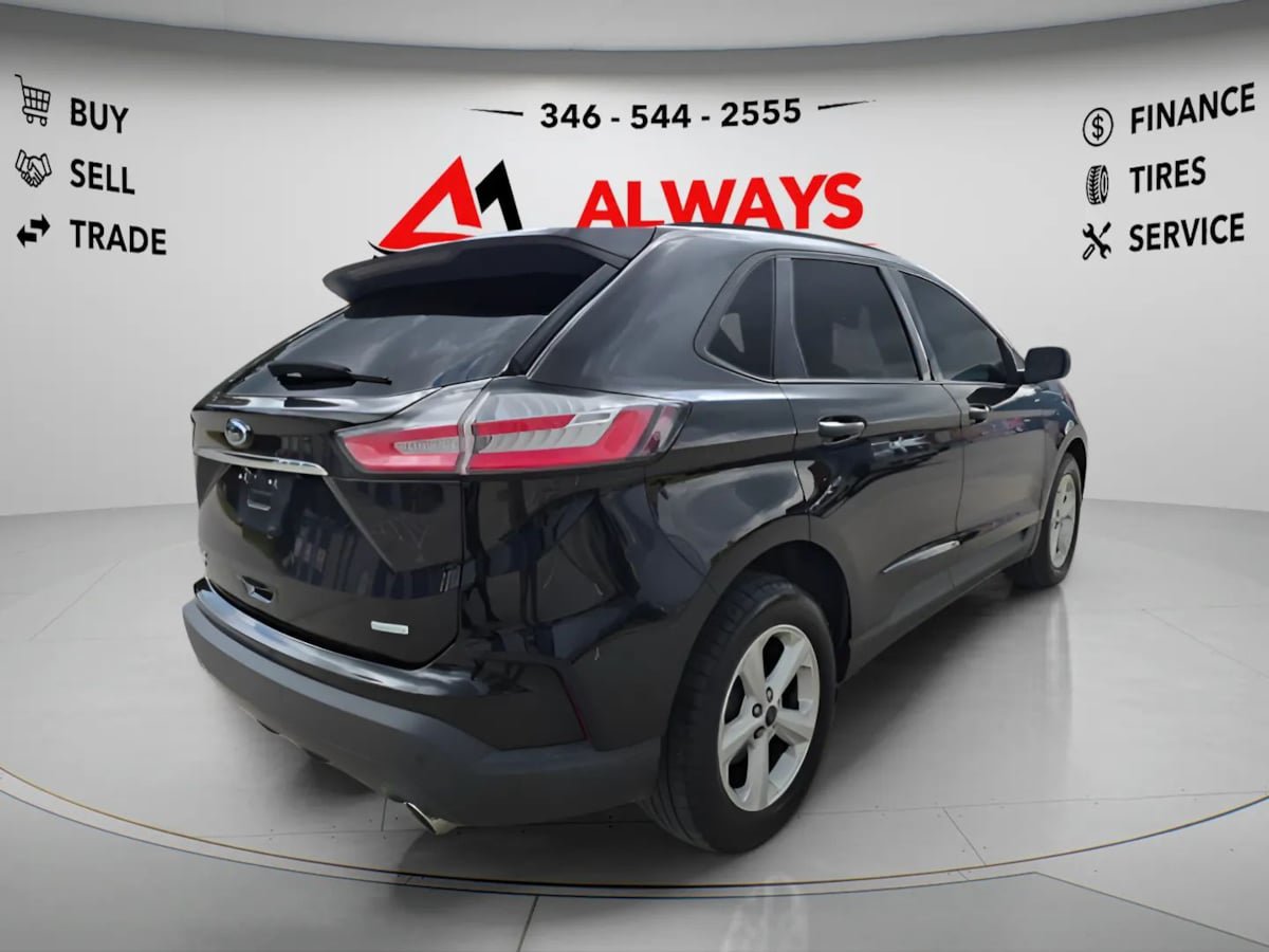Used 2020 Ford Edge SE FWD image 11