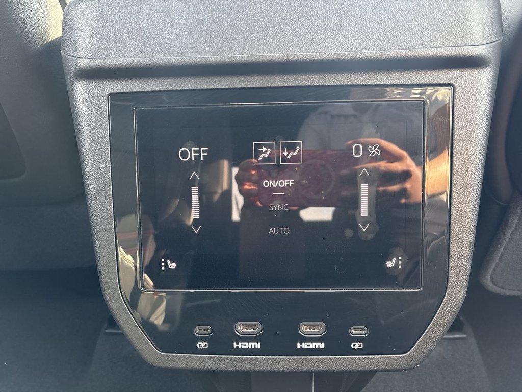 Used 2025 GMC Yukon AT4 Ultimate w/ LPO, Floor Liner Package AWD/4WD image 16