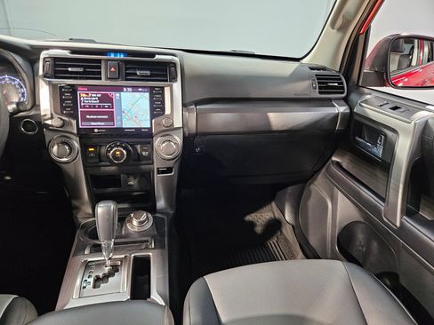 Used 2022 Toyota 4Runner SR5 Premium w/ Moonroof Package AWD/4WD image 11