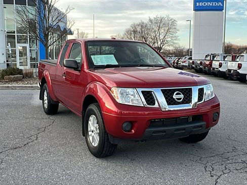 Used 2016 Nissan Frontier SV image 1