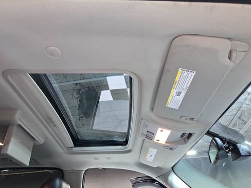 Used 2013 Cadillac Escalade Premium image 71