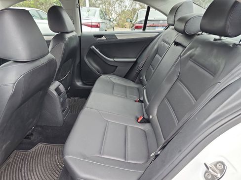 Used 2017 Volkswagen Jetta SE image 15