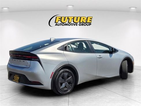 Used 2024 Toyota Prius LE image 5