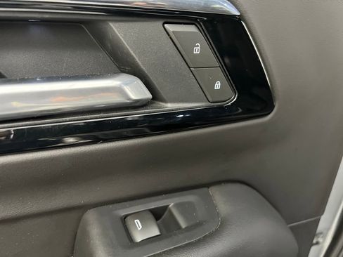 Used 2025 Chevrolet Tahoe LT AWD/4WD image 16