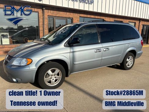 Used 2005 Dodge Grand Caravan SXT image 1