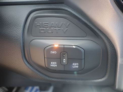 New 2026 RAM 3500 Laramie AWD/4WD image 23