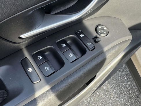 Used 2023 Hyundai Santa Cruz SE image 15