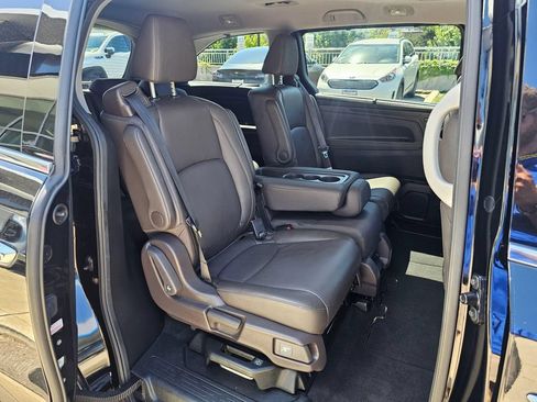 Used 2019 Honda Odyssey Elite image 12