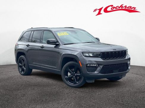 Used 2024 Jeep Grand Cherokee Limited w/ Black Appearance Package AWD/4WD image 1
