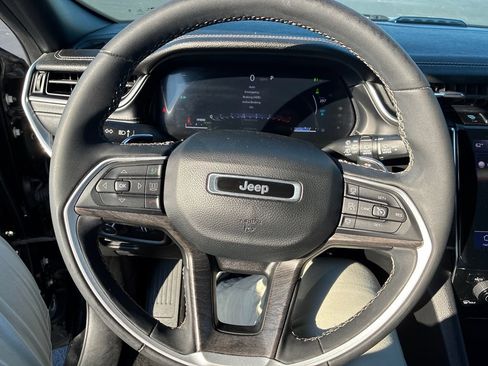 Used 2024 Jeep Grand Cherokee Limited 4xe AWD/4WD image 13