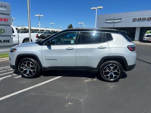 Used 2025 Jeep Compass Limited AWD/4WD image 19